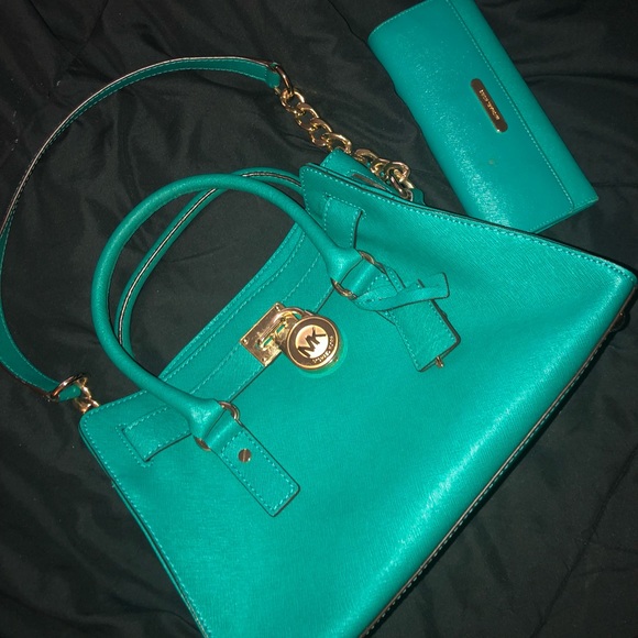 Michael Kors purse with wallet - Picture 1 of 1